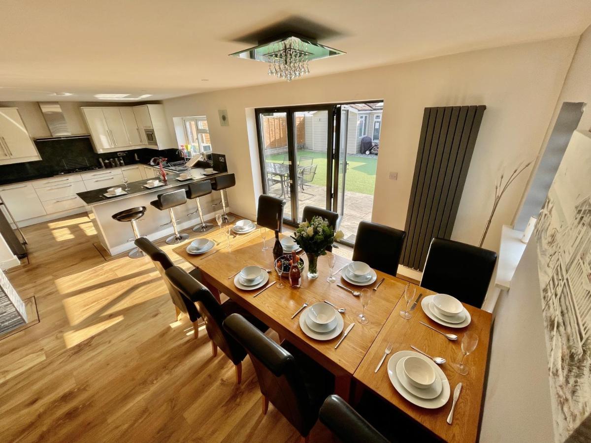 Four Corners Holiday Home Hot&Sauna Ferndown Exterior foto
