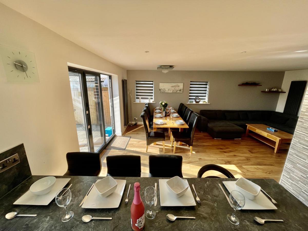 Four Corners Holiday Home Hot&Sauna Ferndown Exterior foto