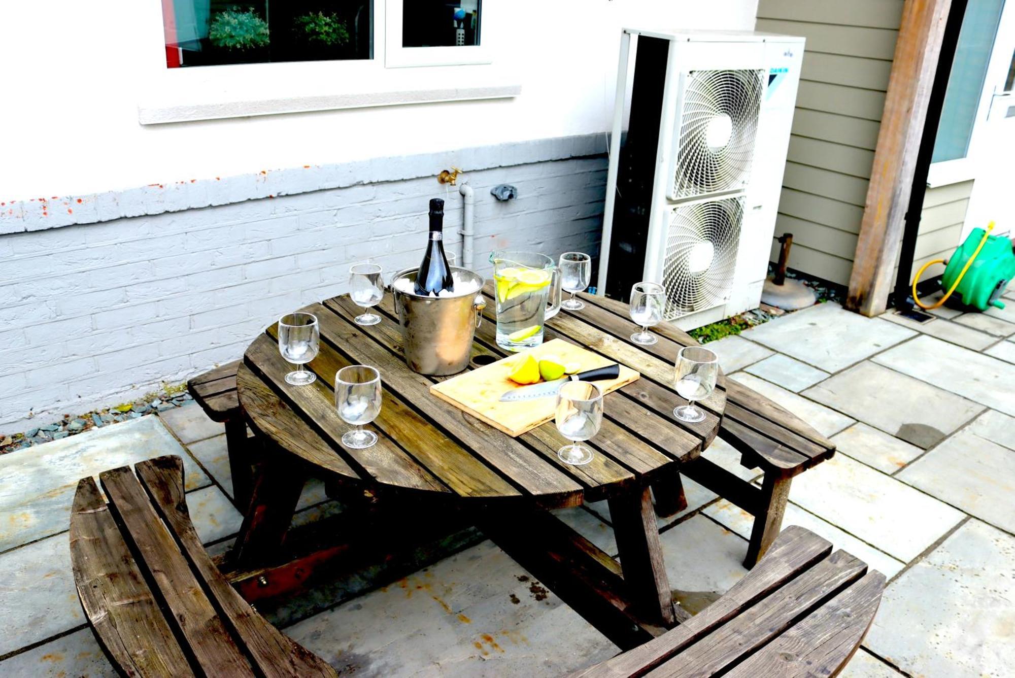 Four Corners Holiday Home Hot&Sauna Ferndown Exterior foto