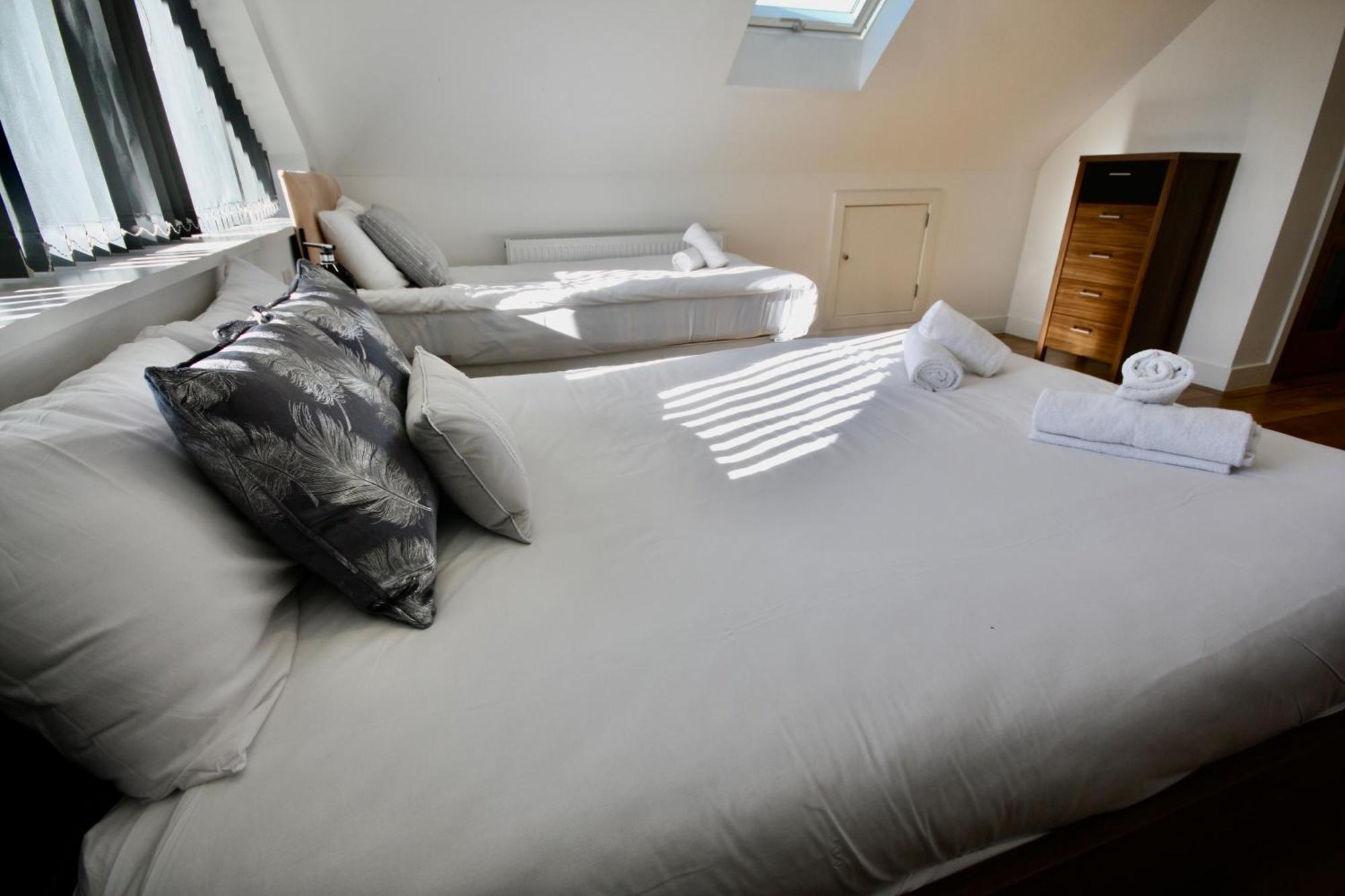 Four Corners Holiday Home Hot&Sauna Ferndown Exterior foto
