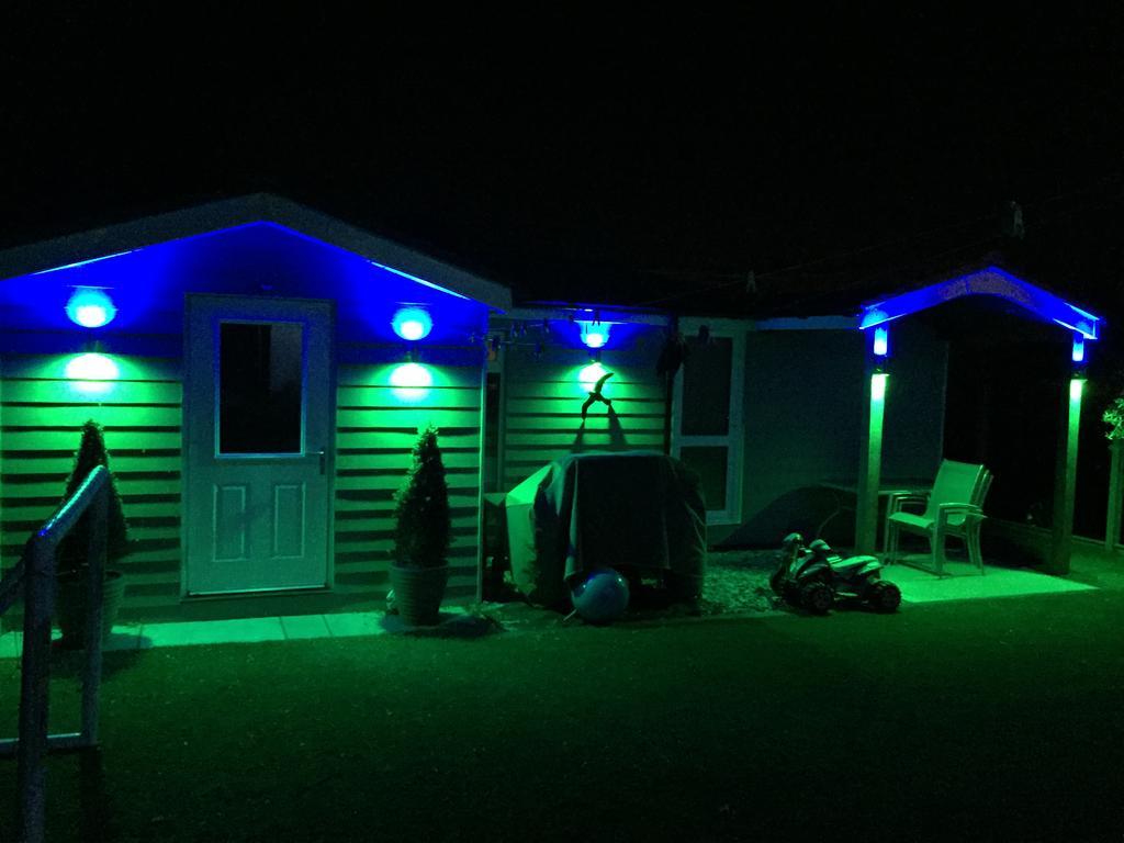Four Corners Holiday Home Hot&Sauna Ferndown Exterior foto